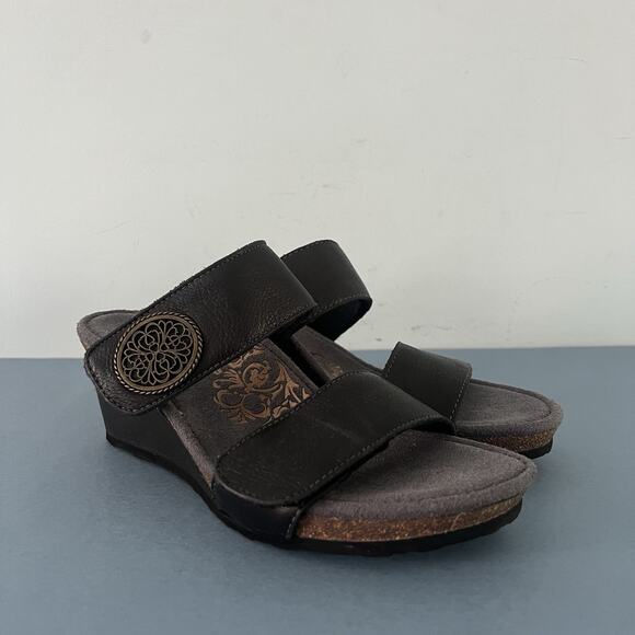 Aertrex Marilyn Black Leather Slide Wedge Sandals - Picture 1 of 9